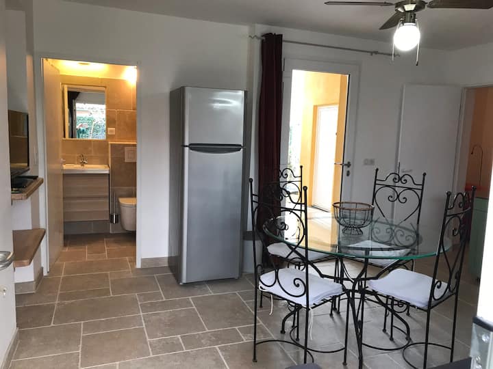 Maison 40m2 Au Calme,150 M De Plage Parking Privé - Cagnes-sur-Mer