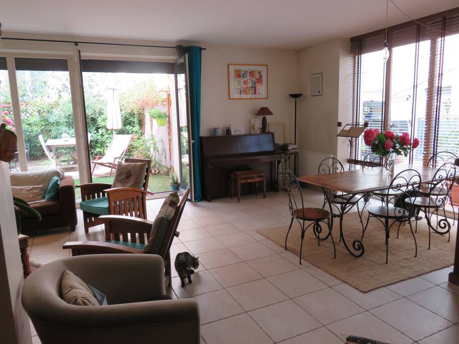 Côté salle à manger