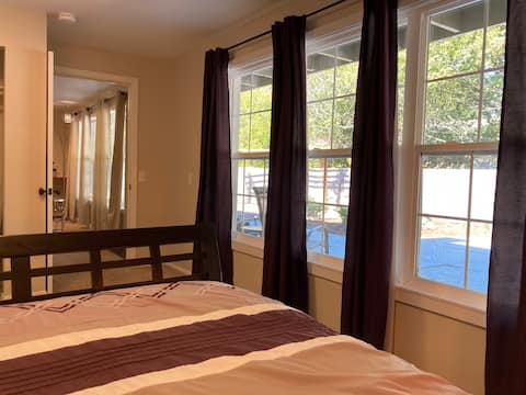 Spacious, Secluded 1BR Apt w/HotTub near Mingus Pk