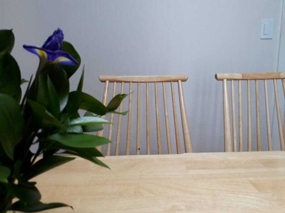 Livingroom-
A place where you can enjoy your own dishes and drink simple drinks.