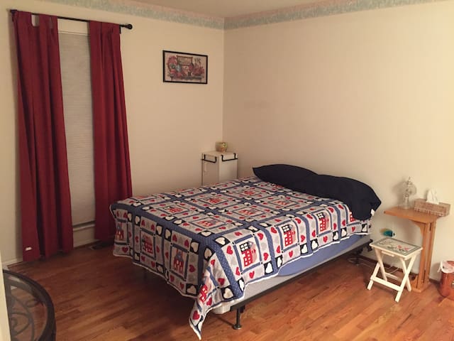 Safe, quiet neighborhood-private bath & bedroom