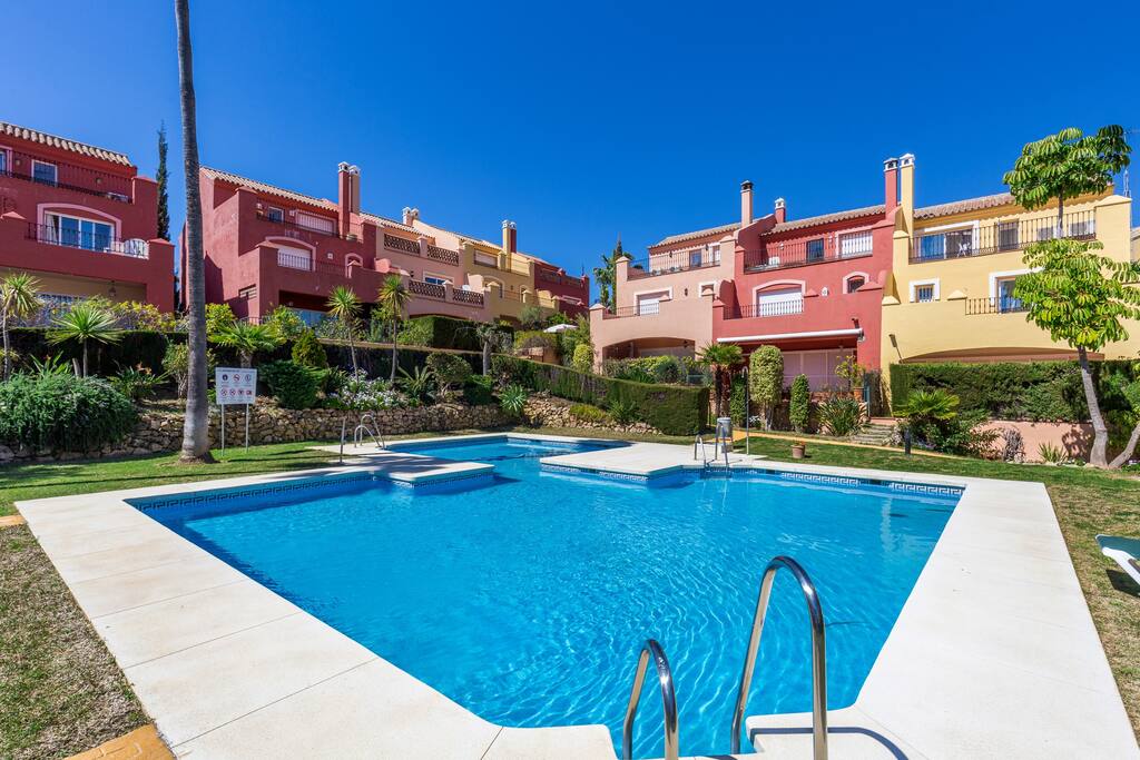 Community pool