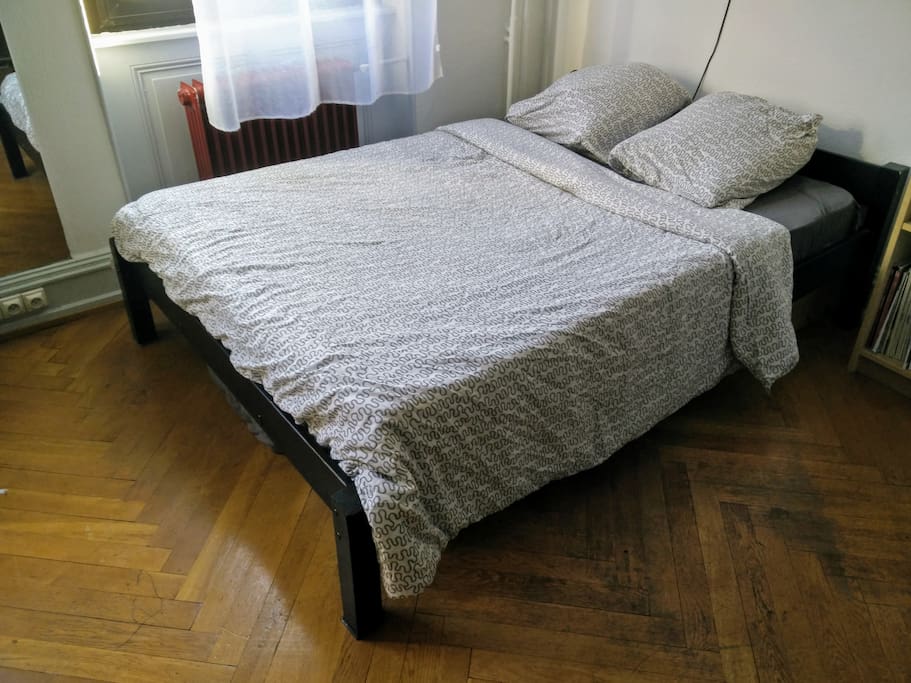Un lit double confortable.