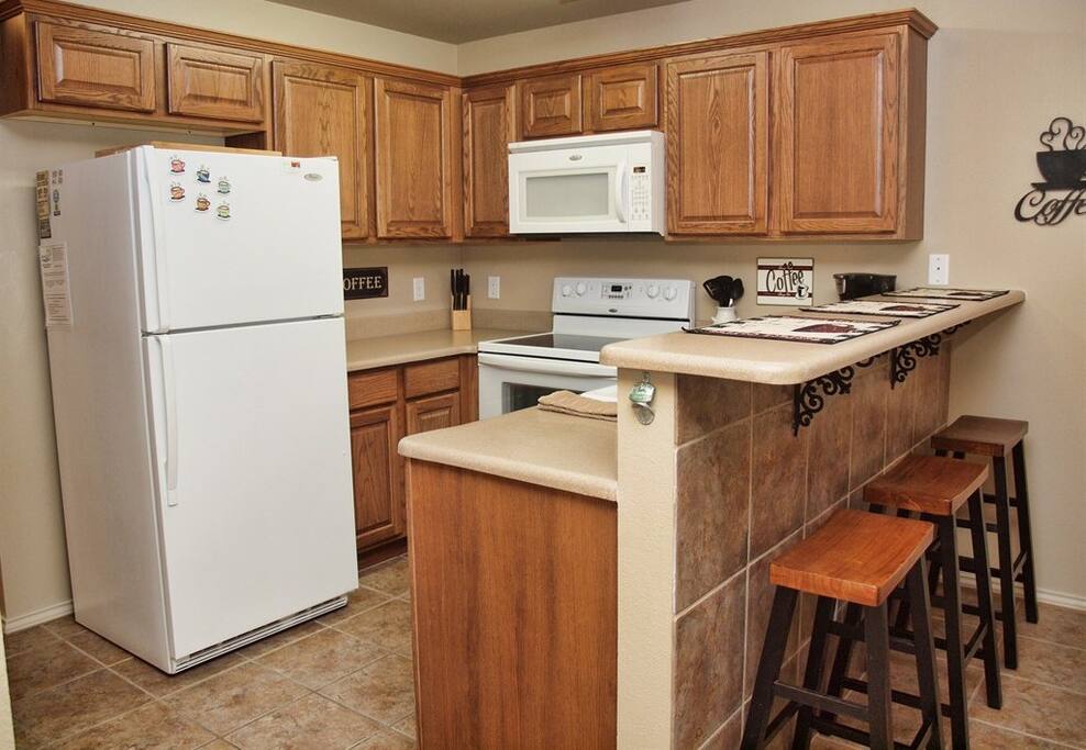 Waterwheel K-203-Breakfast Bar and Kitchen