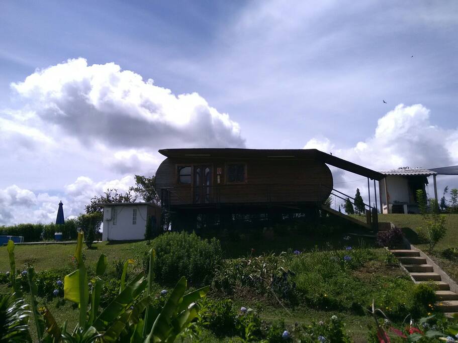 Vista frontal cabaña