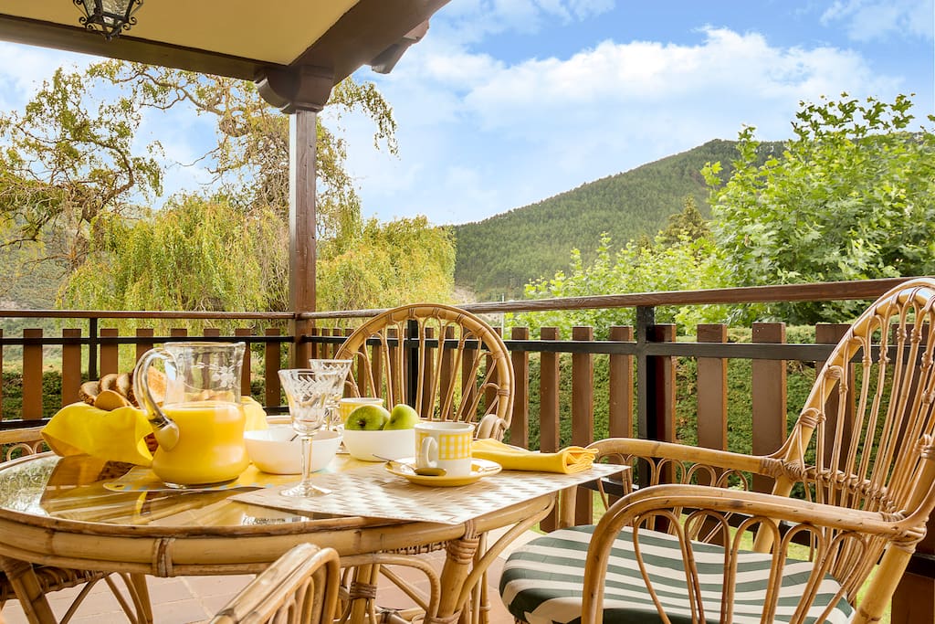 Desayuno en el porche