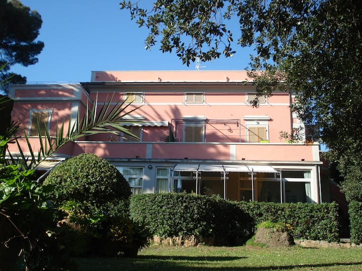 Appartement In Villa Met Uitzicht Op De Zee "I Pini" - Rosignano Marittimo