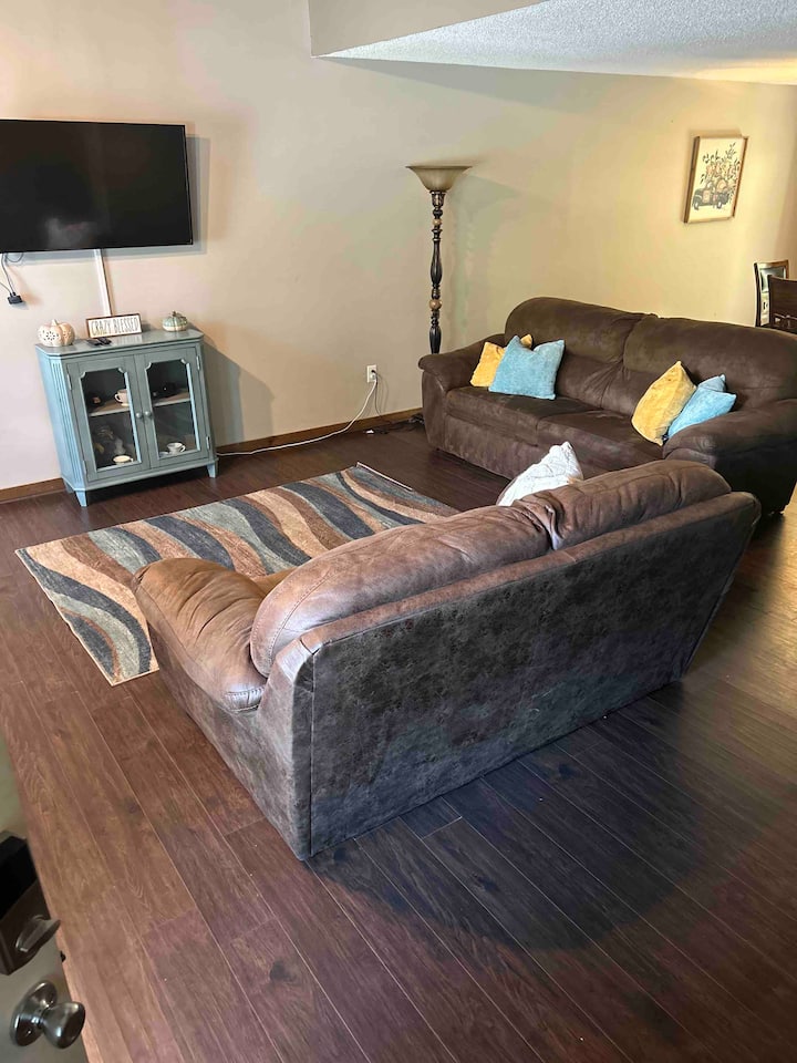 Cheerful 2-bedroom 2-bath Townhome - Greenwood, SC