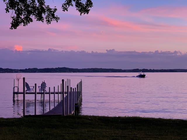 Sunset House, Lake Minnetonka