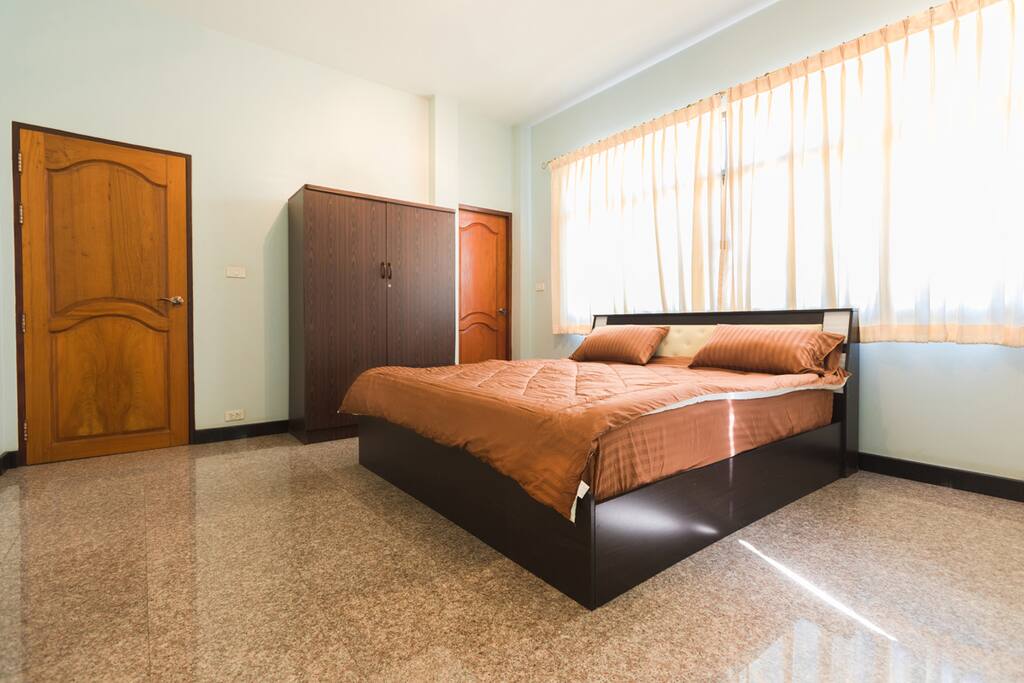 King Bedroom 1