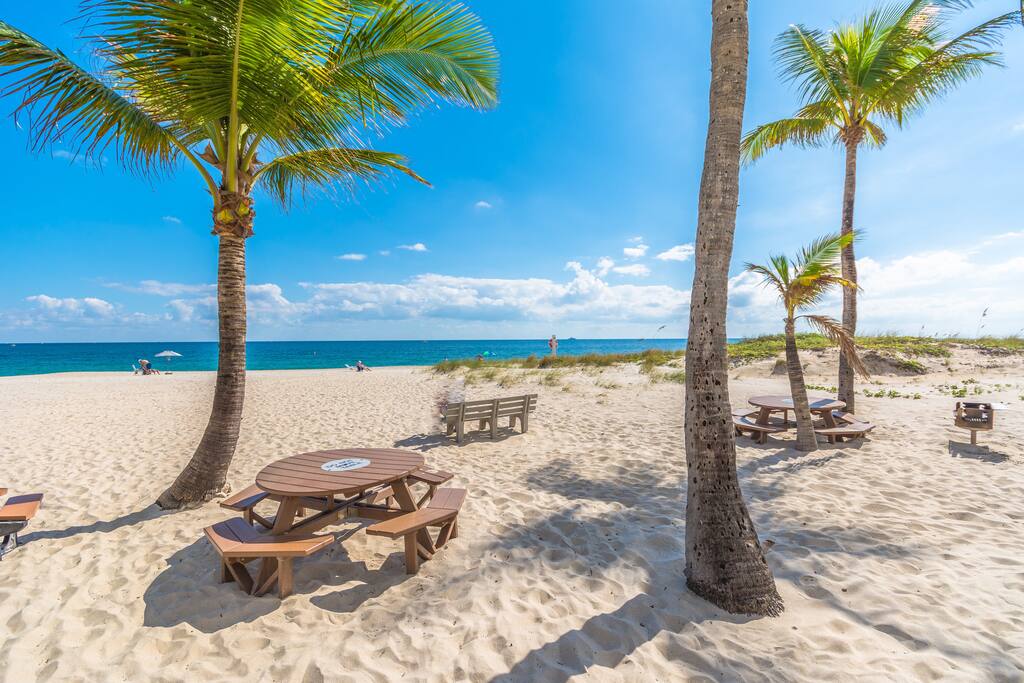 El Mar Beach Club