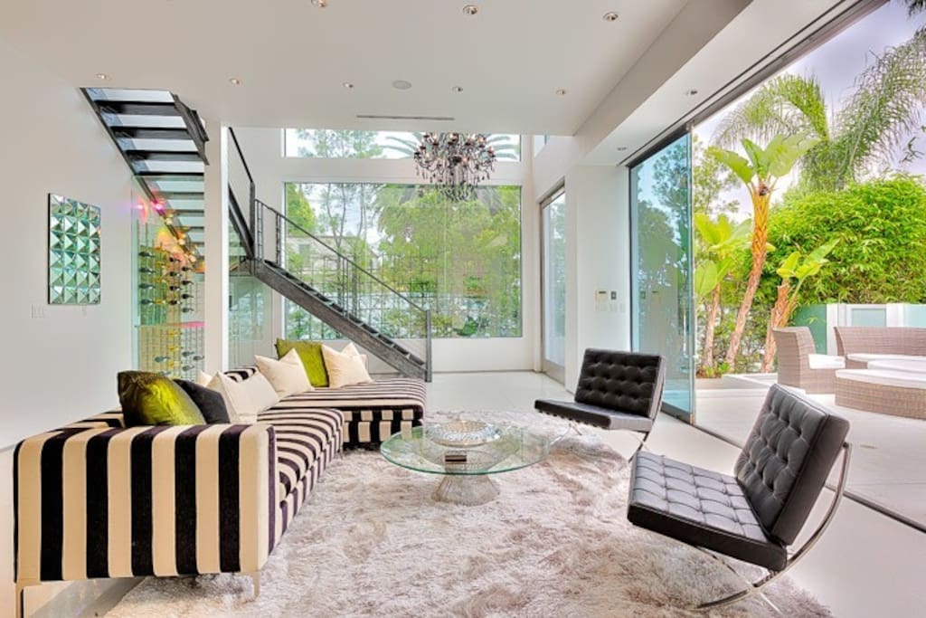 Huge wall-sized windows open up for an amazing experience
