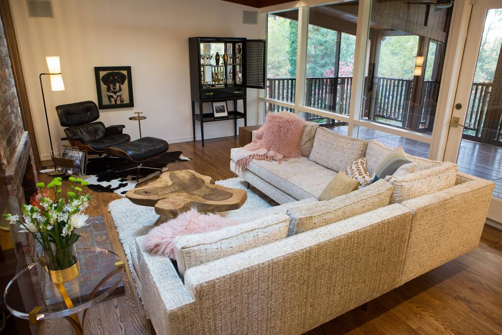 Upstairs Living Room with Gas Fireplace