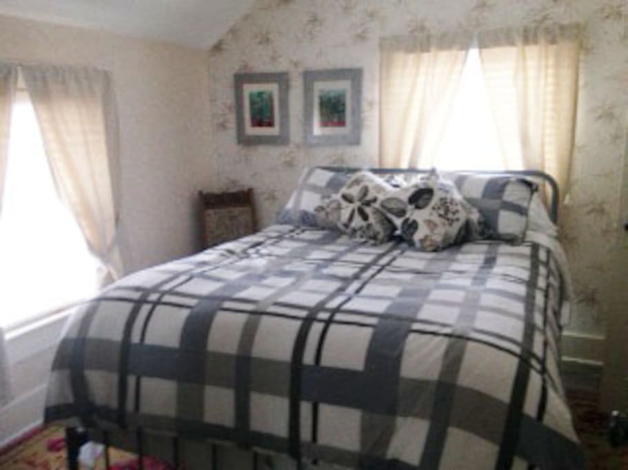 Upstairs Bedroom 1