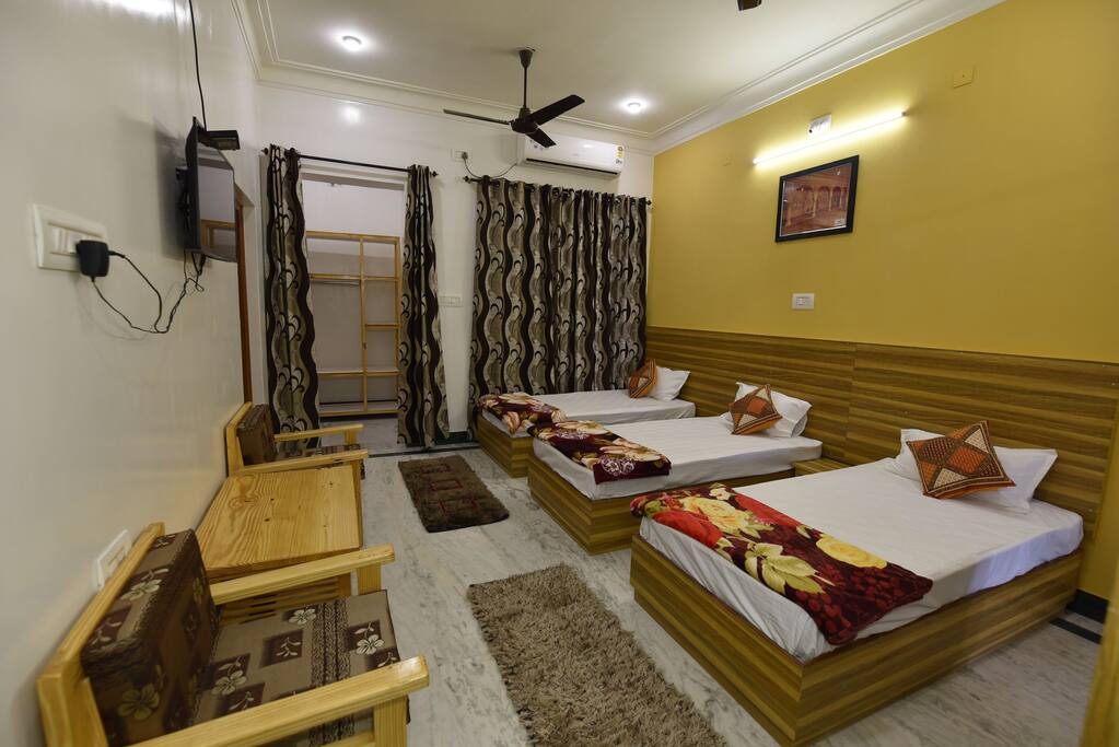ROSE 3 beds Ac for Single/Double/Triple occupancy