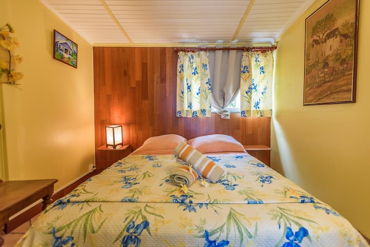 Двойните легла (140x190) и качеството на матраците ми във всяка от спалните ще насърчат възстановяването ви.