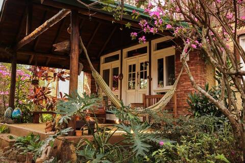 Colonial mansion with fireplace near Buddhist Temple