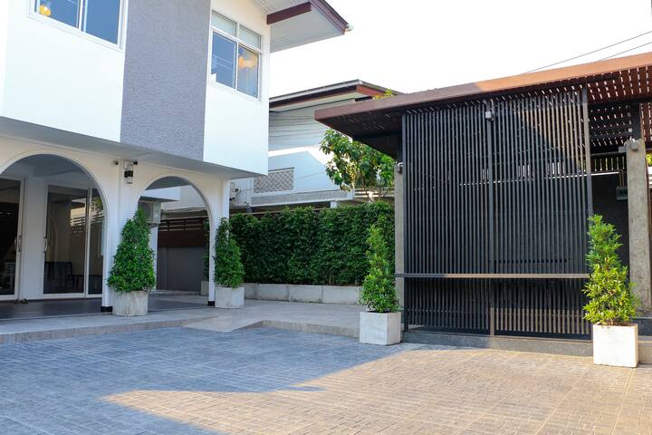 Bangkokhaus gallery image 2