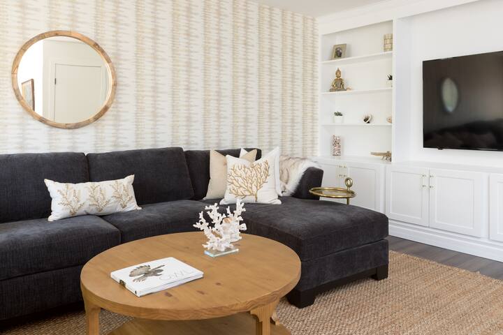 Minutes to the beach, pool, + beach pass! Westerly gallery image 2