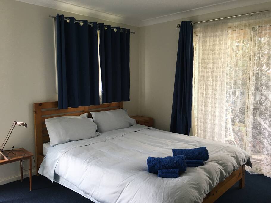 queen bed