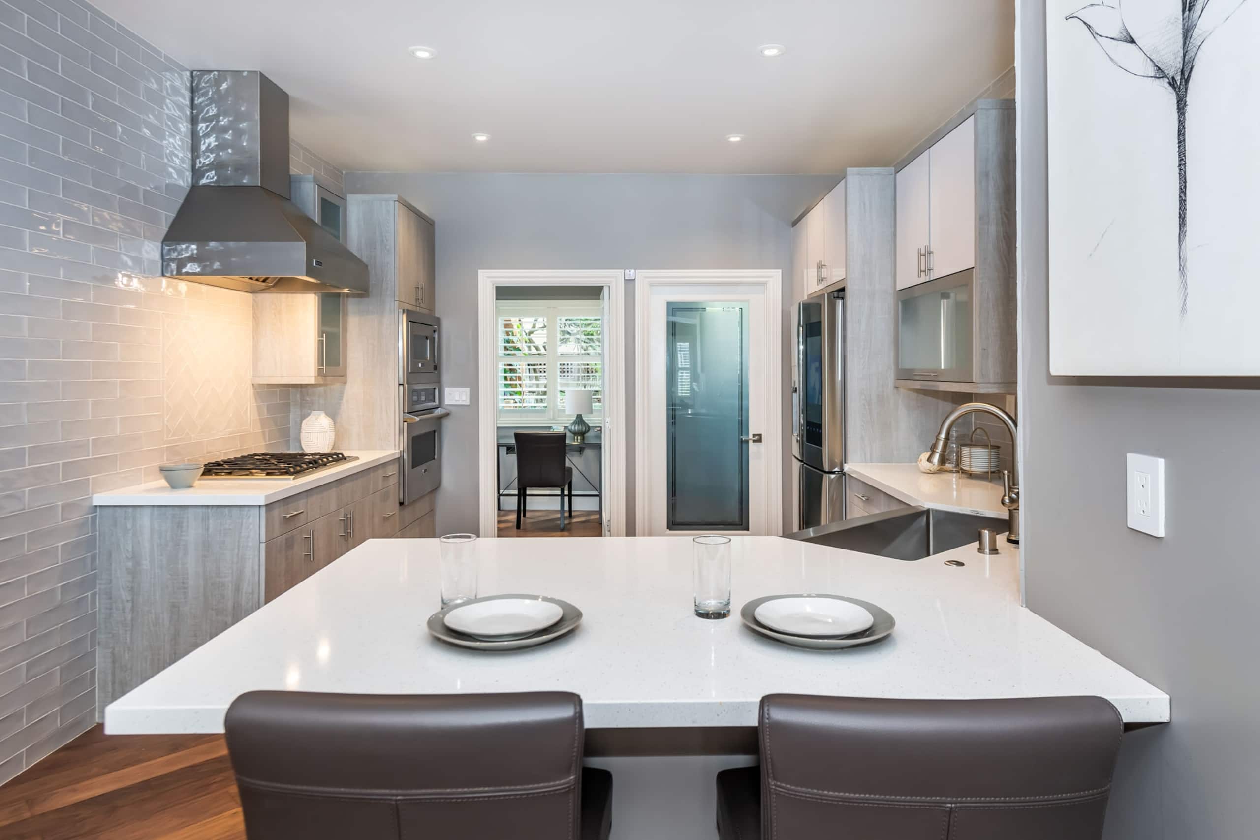 Home in San Francisco · ★4.99 · 2 bedrooms · 2 beds · 1 bath - Image 7