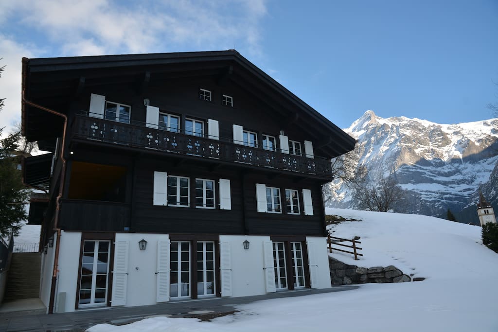 Chalet im Winter