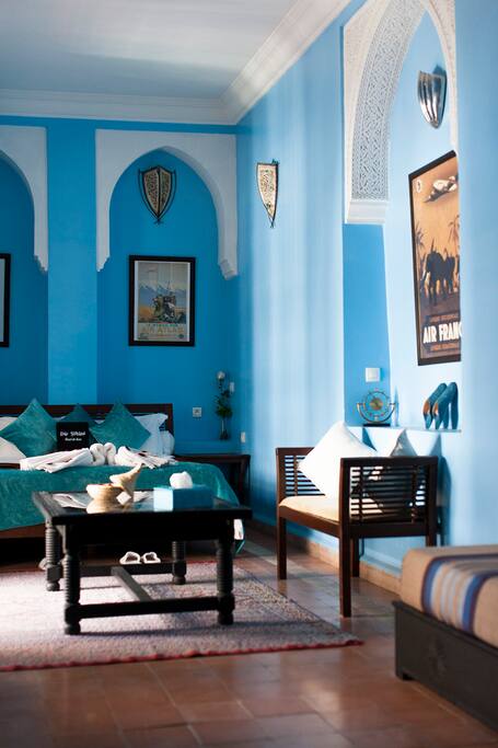 BLUE MOON ROOM