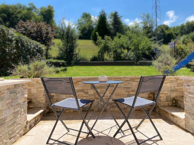 Entire home with 1 bedrooms in Seynod - T2 calme à la campagne, 10min d’Annecy