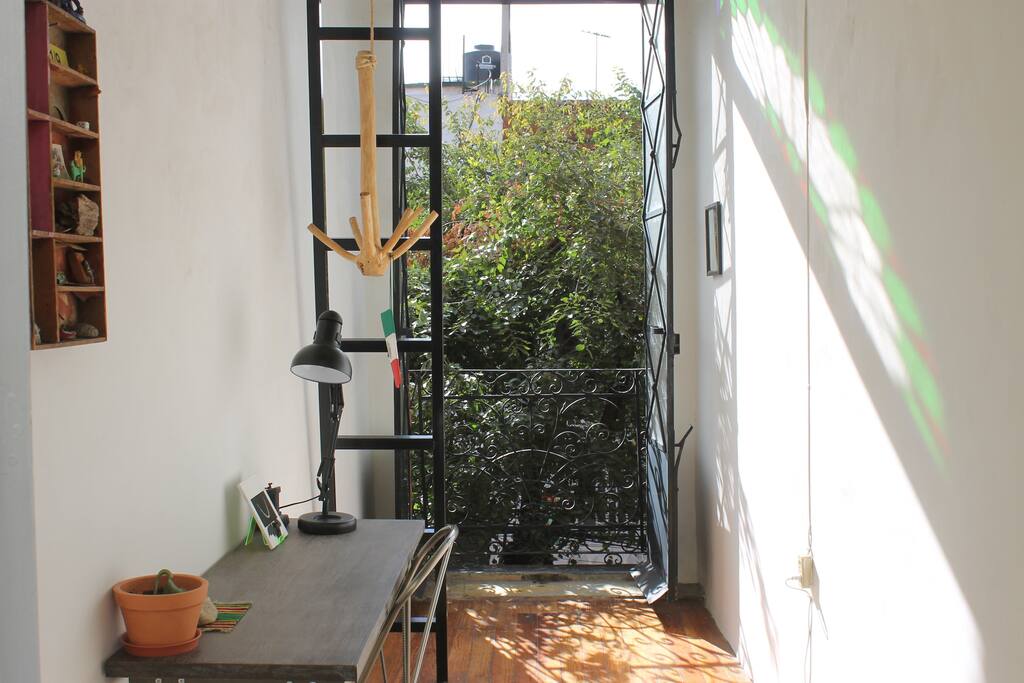 Cuarto con balcón verde! / ROOM with green balcony!!