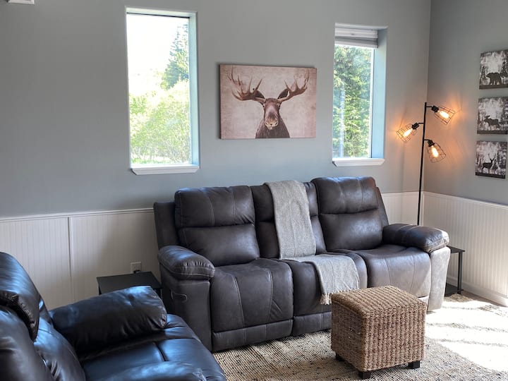 The Lazy Moose- - Homer, AK
