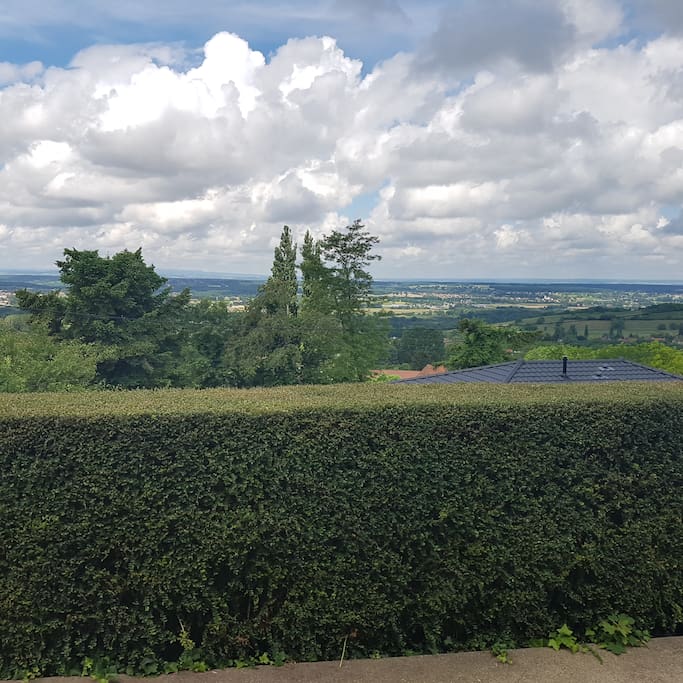 Vue devant l'entrée
