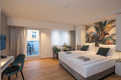 Deluxe Double Bedroom Apartment with Balcony