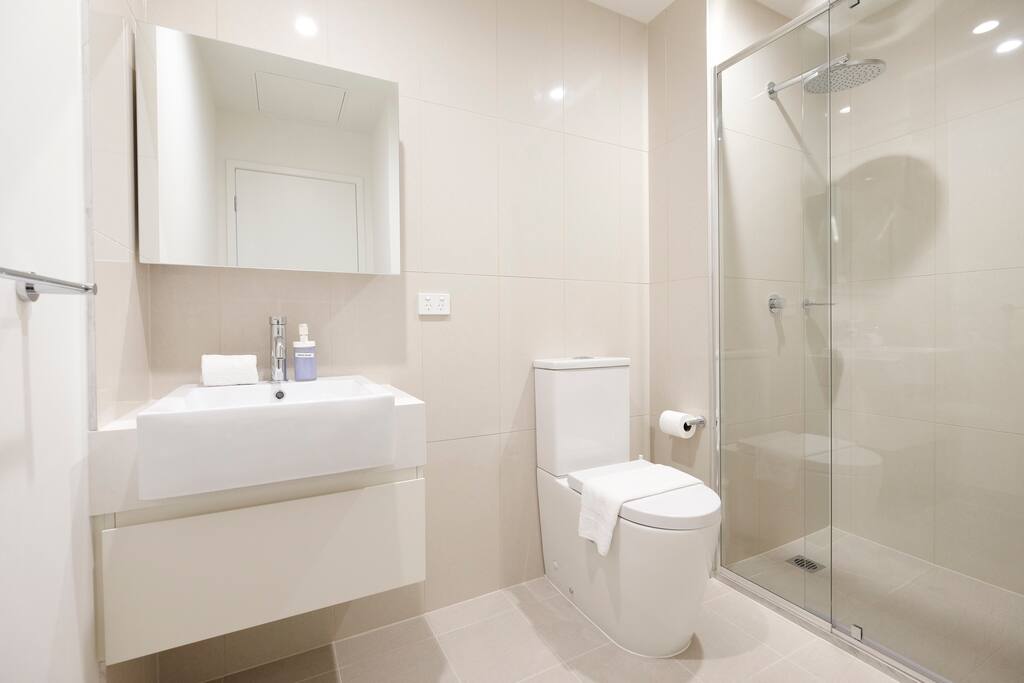 Clean and bright bathroom.