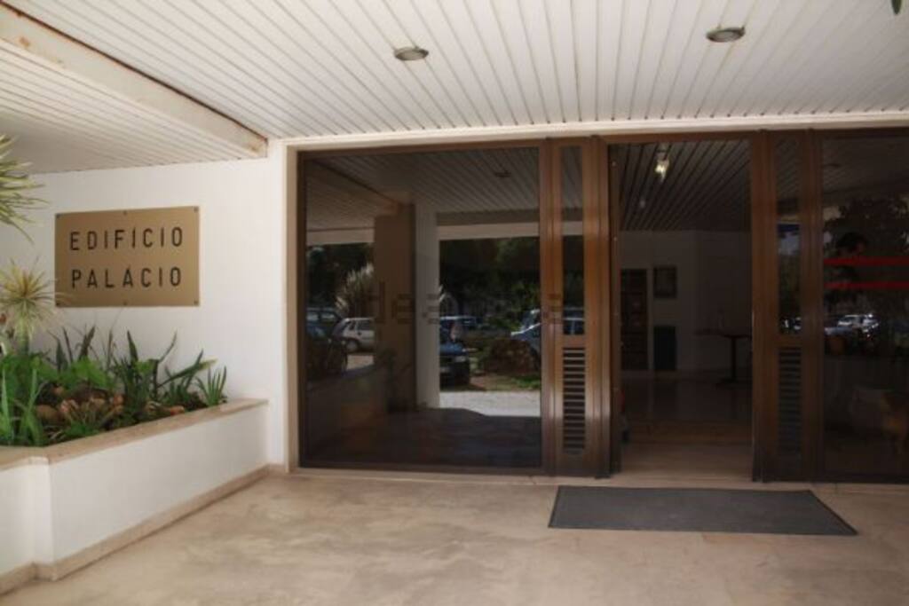 Entrada do "Edifício Palácio"