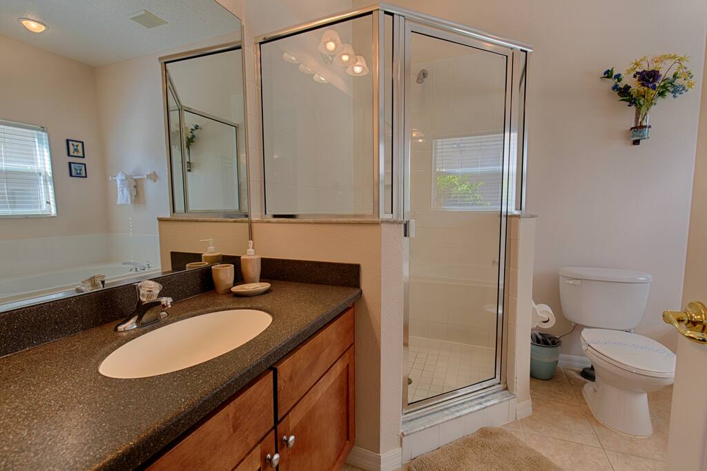 #1 King Bathroom