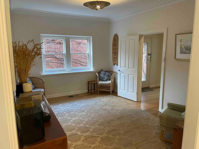 Leafy family home with direct park access gallery image 5