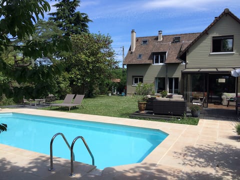 Big house 25 min from Paris