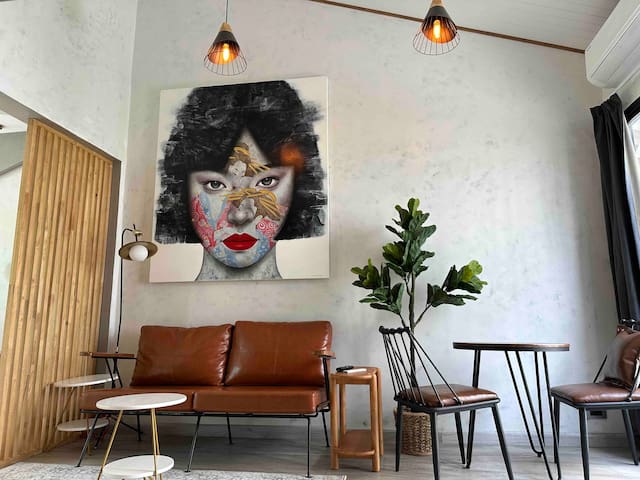 Chic loft gallery image 2