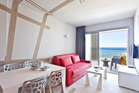 Top Airbnb: Sea View Apartment 2 bedrooms in Playa den Bossa en Eivissa