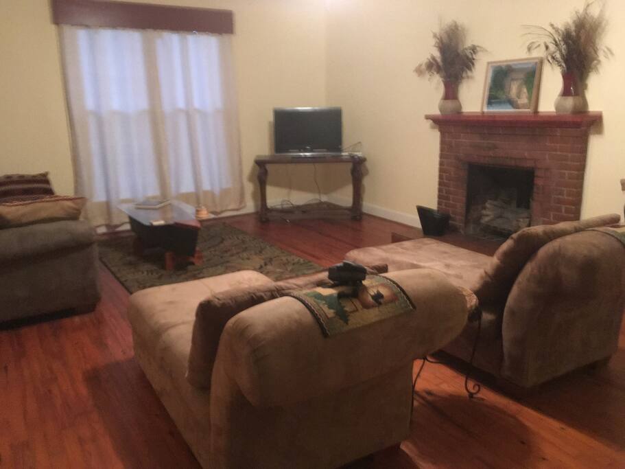 2 bedroom side living room