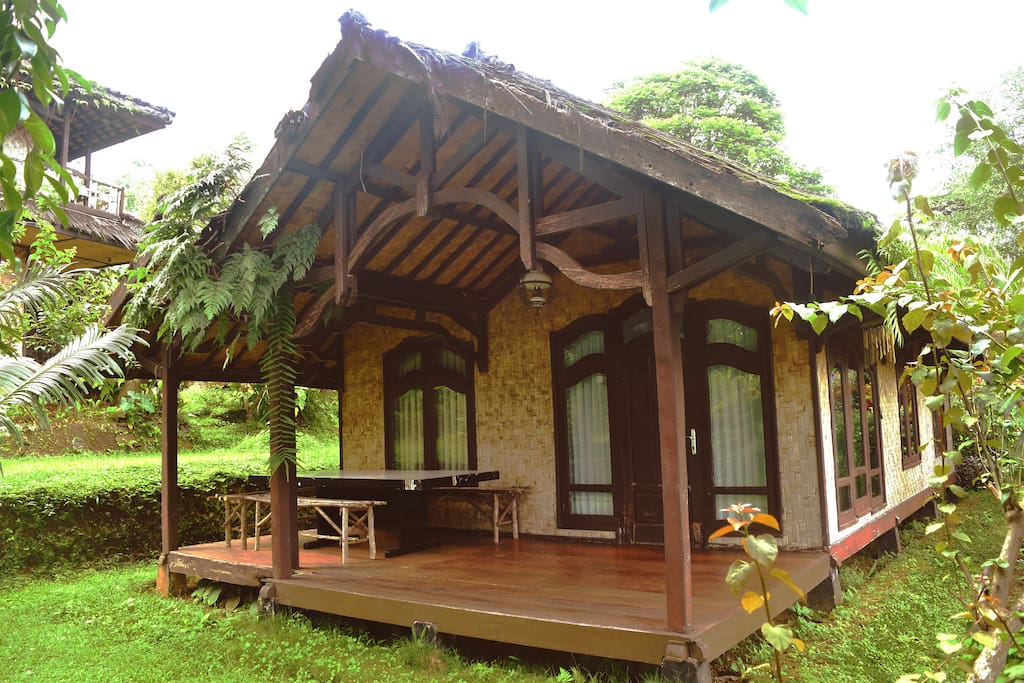 Rumah adat / Butterfly Haven / Ibeka FARM - Houses for 