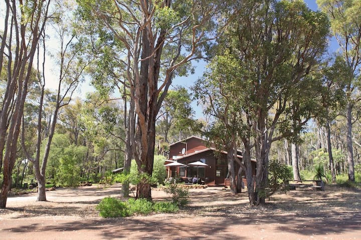 Rivendell Lodge located in a beautiful vineyard