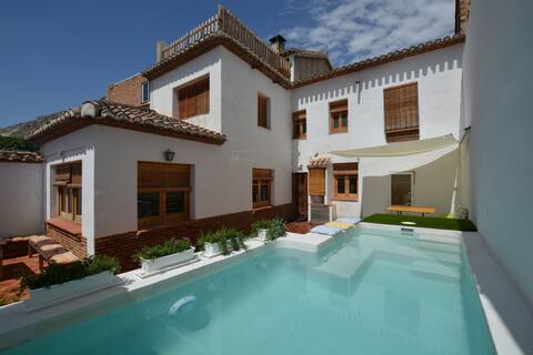 BED IN GRANADA (Nigüelas)