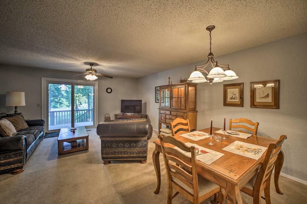 This home is perfect for mountain bikers, golfers, and everyone in between.