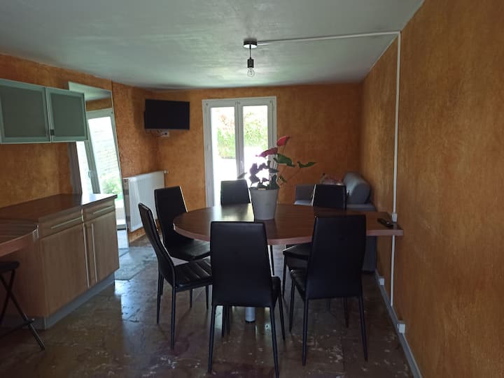 Appartement De 64m² Avec Parking Gratuit Sur Place - Beaune
