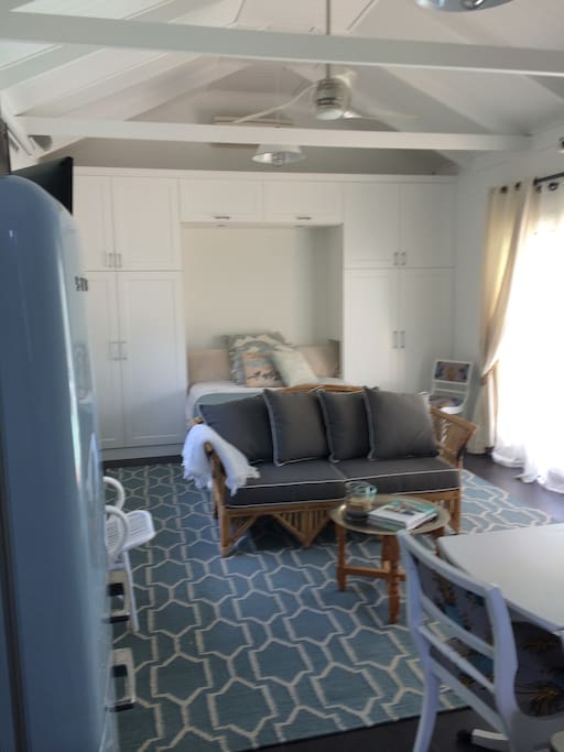 Studio apartment Queen Bed