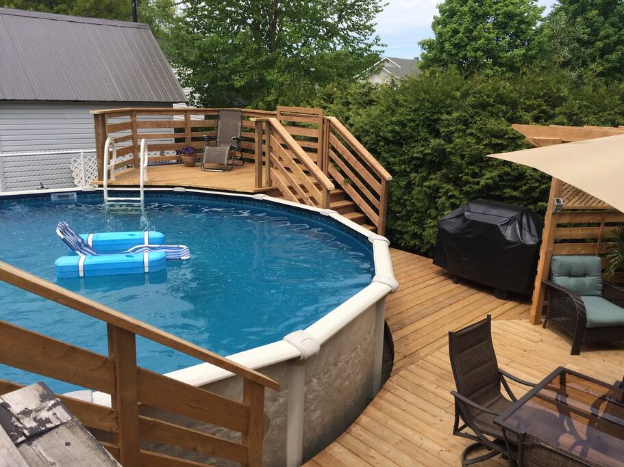 Piscine 21 pieds et deck