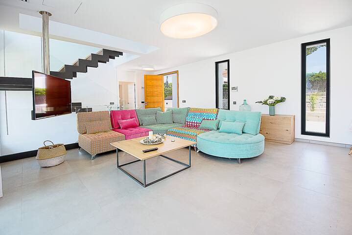 Punta des Port 7, modern villa for 8 persons gallery image 3