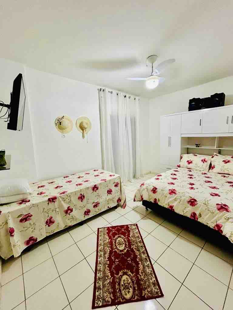 Dorm 
100% katoenen lakenspel 
Tweepersoonsbed en extra tweepersoonsbed