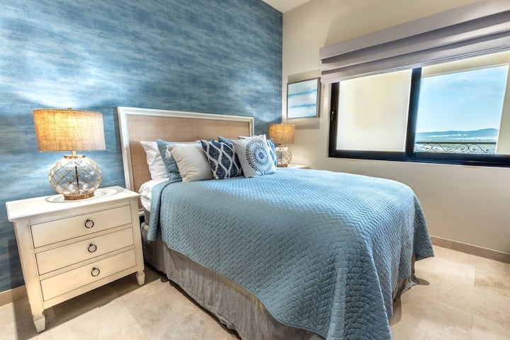 Spálňa pre hostí s QS posteľou a krásnym výhľadom